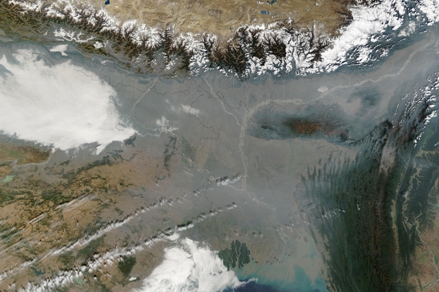 Air pollution in Bangladesh and Northern India (Photo: Jacques Descloitres, MODIS Rapid Response Team, NASA/GSFC)